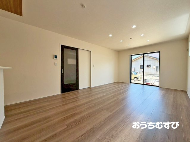 尾張旭市東大久手町(全2棟)の居間・リビング
