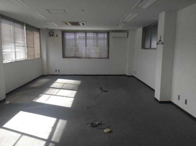 常総市豊田の倉庫の内装