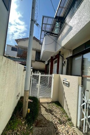 北区上十条戸建てのエントランス