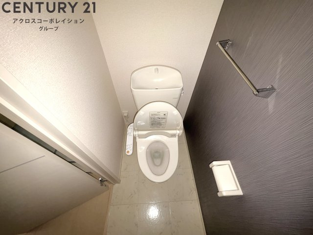 温水洗浄便座機能付きのトイレです♪