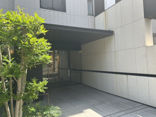 アトラス日暮里マスターコートのエントランス