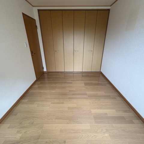 ベルシーヌ日の出の洋室