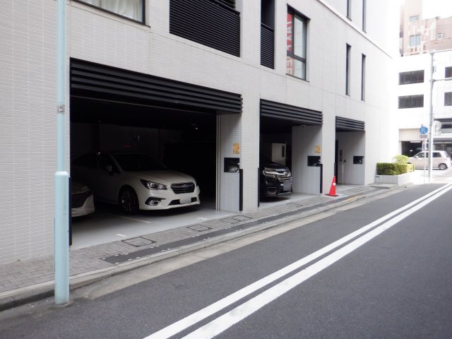 レフィール日本橋馬喰町の駐車場
