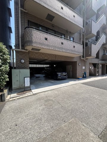 グリーンパーク王子の駐車場