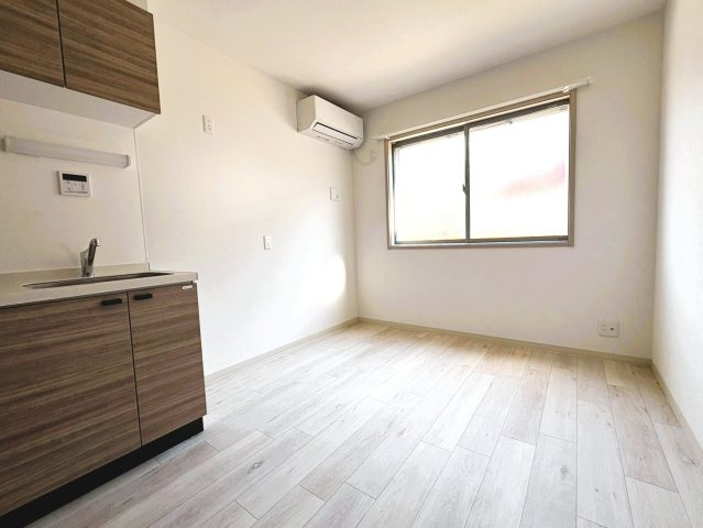 【居間・リビング】 | 今井町共同住宅(仮) | 窓からの採光で明るい居間