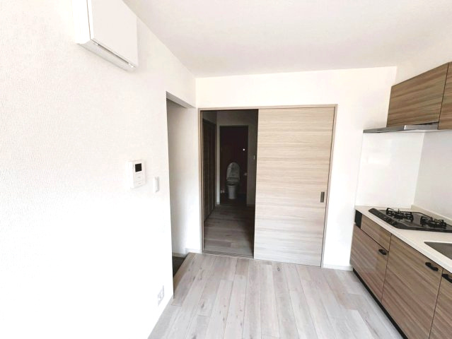 【内装】 | 今井町共同住宅(仮) | 部屋は引戸で仕切られています。