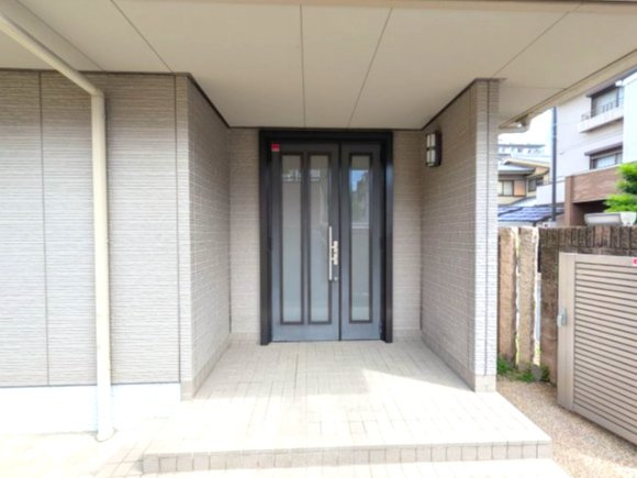 大阪市住之江区浜口西2丁目戸建の玄関