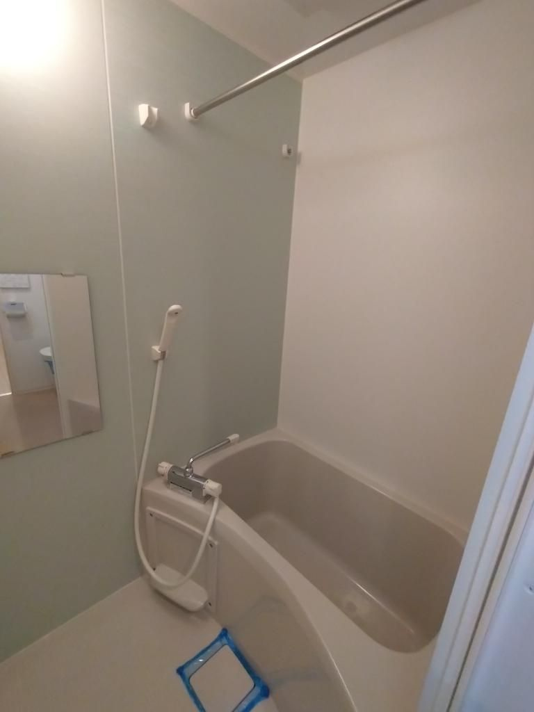 クレサージュ町屋の浴室