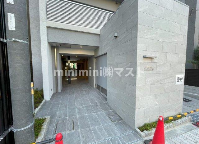 アーバネックス南新町のエントランス