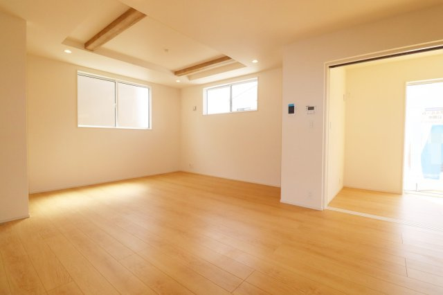 郡山市安積町南長久保１丁目2期　　　２号棟　　　安積第３小学校、安積第２中学区の居間・リビング