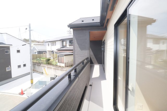 郡山市安積町南長久保１丁目2期　　　２号棟　　　安積第３小学校、安積第２中学区のバルコニー
