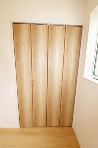 郡山市安積町南長久保１丁目2期　　　２号棟　　　安積第３小学校、安積第２中学区の収納
