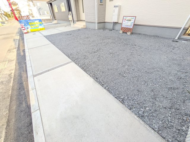 石岡市府中　第1　新築戸建て　2号棟の駐車場|駐車は3台可能です♪