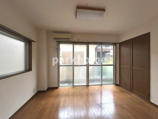 コーキコーポの洋室