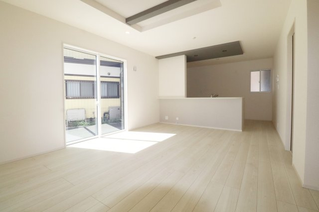 郡山市安積町南長久保１丁目2期　　　１号棟　　　安積第3小学校、安積第２中学区の居間・リビング|※同社施工例