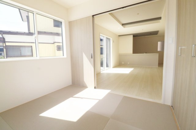 郡山市安積町南長久保１丁目2期　　　１号棟　　　安積第3小学校、安積第２中学区の和室|※同社施工例