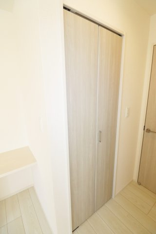 郡山市安積町南長久保１丁目2期　　　１号棟　　　安積第3小学校、安積第２中学区の収納|※同社施工例