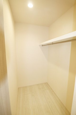 郡山市安積町南長久保１丁目2期　　　１号棟　　　安積第3小学校、安積第２中学区の収納|※同社施工例