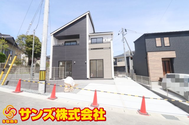 郡山市安積町南長久保１丁目2期　　　１号棟　　　安積第3小学校、安積第２中学区の外観|南西側から見た駐車場を含む外観