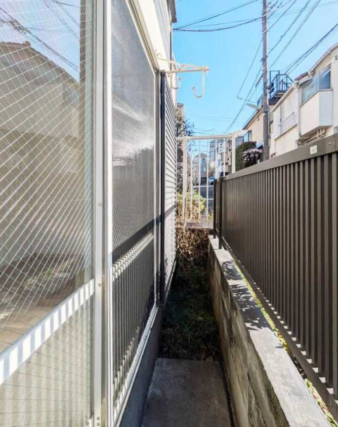 クレッシェンドK　ネット無料　角部屋　陽当たり良好のバルコニー