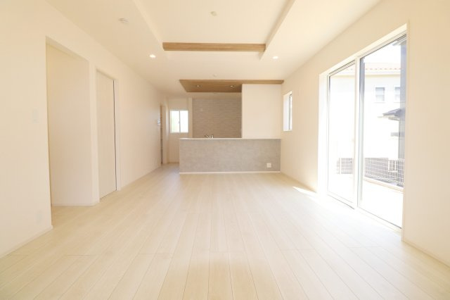 郡山市安積町南長久保１丁目2期　　　３号棟　　　安積第3小学校、安積第２中学区の居間・リビング