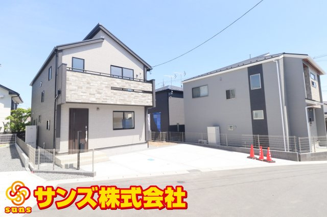 郡山市安積町南長久保１丁目2期　　　３号棟　　　安積第3小学校、安積第２中学区の外観|北西側から見た駐車場を含む外観♪