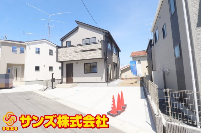 郡山市安積町南長久保１丁目2期　　　３号棟　　　安積第3小学校、安積第２中学区の外観|南西側から見た駐車場を含む外観♪