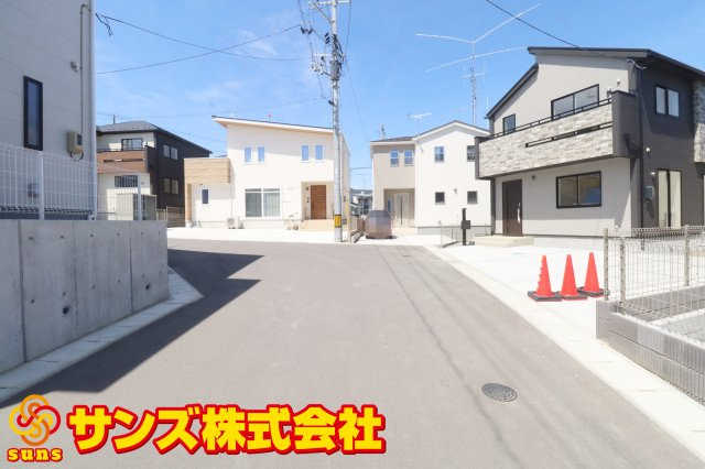 郡山市安積町南長久保１丁目2期　　　３号棟　　　安積第3小学校、安積第２中学区の外観|西側前面道路