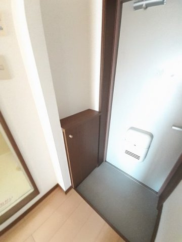エクレールの玄関|収納もある玄関です