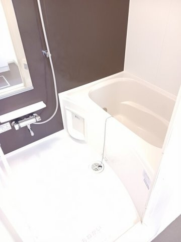 オークスレジデンスⅢの浴室|日々の疲れを癒すお風呂付です