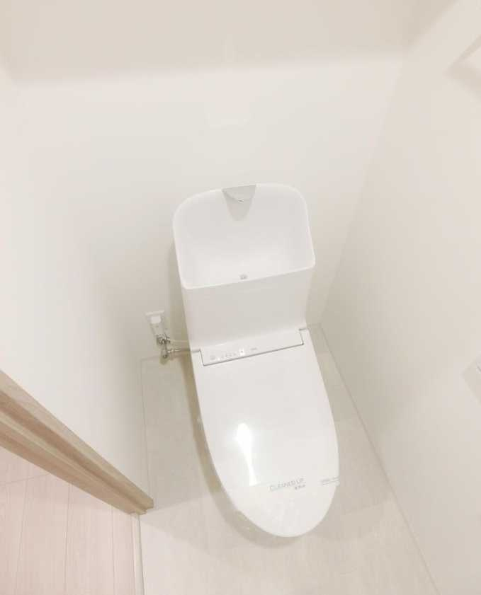 イプセ三軒茶屋　築浅　ネット無料　デザイナーズ　楽器相談のトイレ