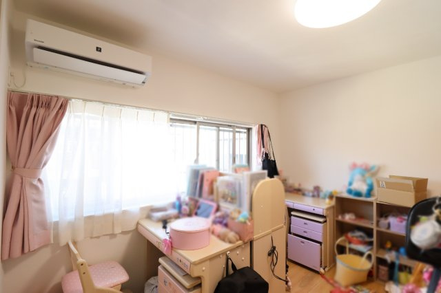 醍醐御霊ケ下町の洋室