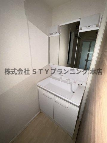 仲介手数料0円！西区清里町戸建の独立洗面台