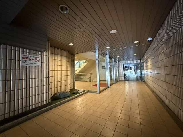 高輪ホワイトマンションのエントランス