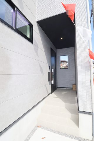 郡山市富久山町福原字水尾沢　　　  １号棟　　行健小学校、行健中学区　の玄関|※同社施工例