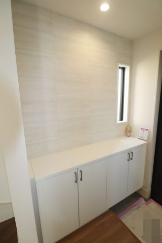 郡山市富久山町福原字水尾沢　　　  １号棟　　行健小学校、行健中学区　の玄関|※同社施工例