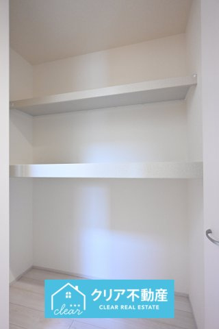 【洋室】 | 第１伊勢崎国定　リーブルガーデン | 広々としたクローゼットでお部屋はいつでもスッキリクリアに！