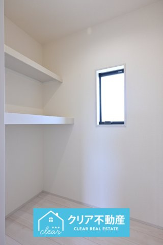【収納】 | 第１伊勢崎国定　リーブルガーデン | 季節外の洋服や冷暖房器具もしまっておける大容量の納戸付きです！