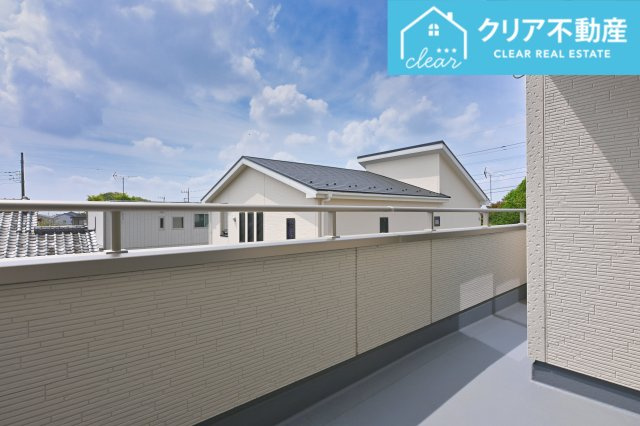【バルコニー】 | 第１伊勢崎国定　リーブルガーデン | 広々としたスカイバルコニーは洗濯もたっぷり干せてよく乾きます！