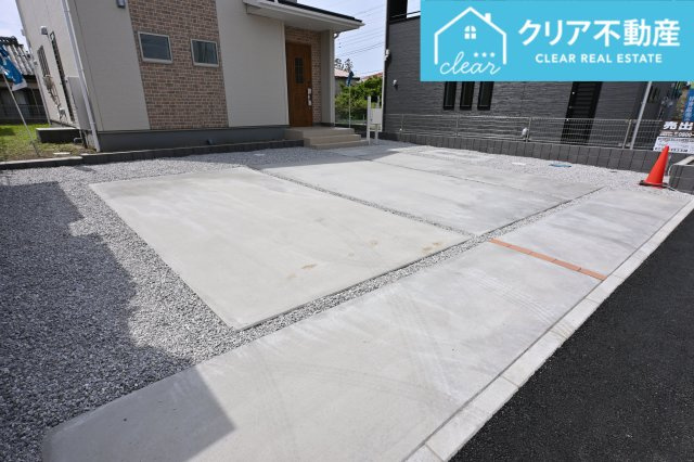 【駐車場】 | 第１伊勢崎国定　リーブルガーデン | 並列３台駐車可能なゆとりのカースペース！