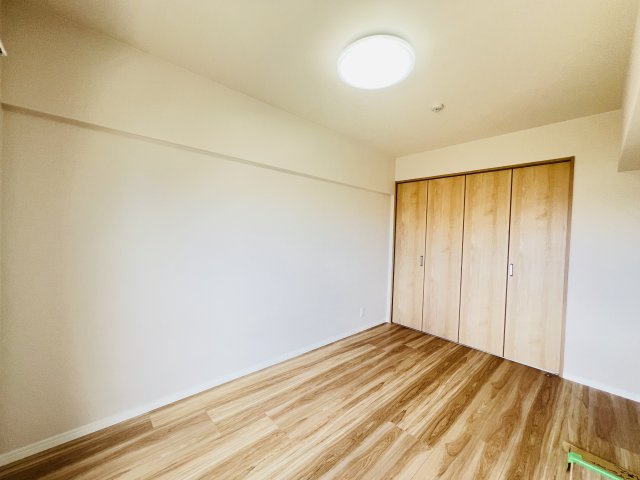 ライオンズマンション志真志の洋室|個人の部屋や寝室として使える洋室です