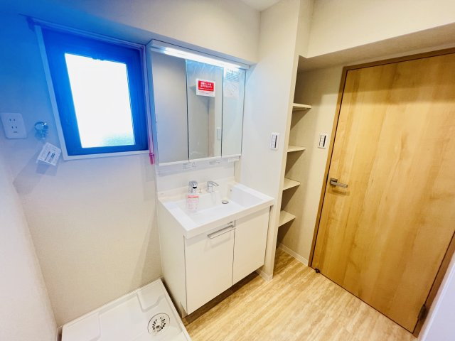 ライオンズマンション志真志の独立洗面台|独立洗面台、朝の身支度には欠かせません