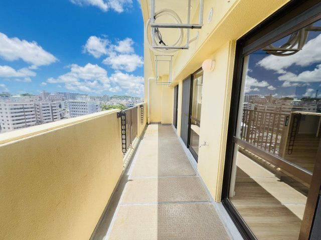 ライオンズマンション志真志のバルコニー|広々としたバルコニーです