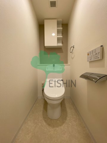 ウェルブライト博多ステーションのトイレ|清潔感のあるトイレです。