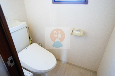 【トイレ】 | ラ・リヴィエールⅢ | シンプルで使いやすいトイレです　※参考写真です