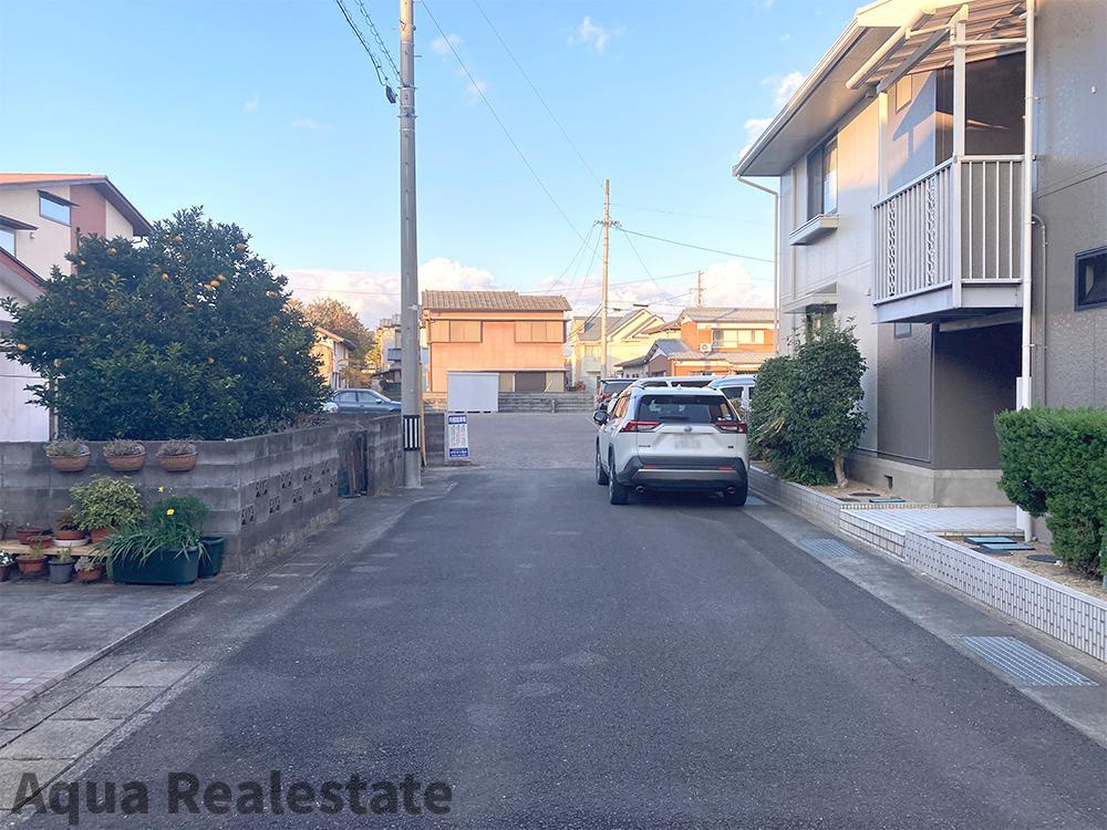 オール電化デザイナーズハウス南田宮建売⑨の前面道路含む現地写真|前面道路含む現地写真です
