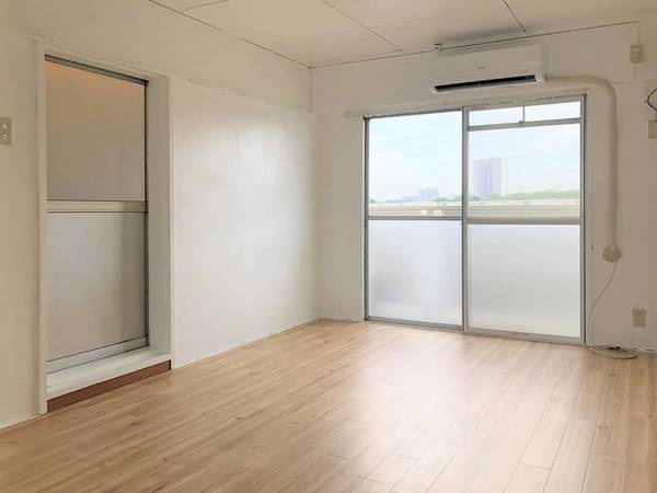 ビレッジハウス小中台1号棟の居間・リビング|ビレッジハウスの同一物件・同一タイプの間取りの写真です