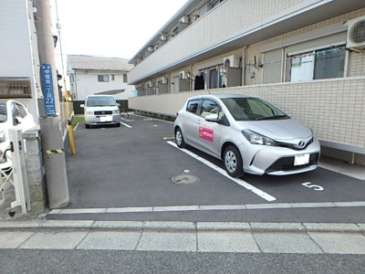 敷地内駐車場（有料・要空き確認）