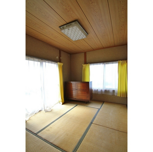 敷島町7丁目貸家　の居間・リビング