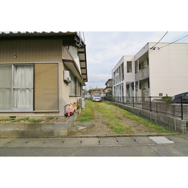 敷島町7丁目貸家　のエントランス